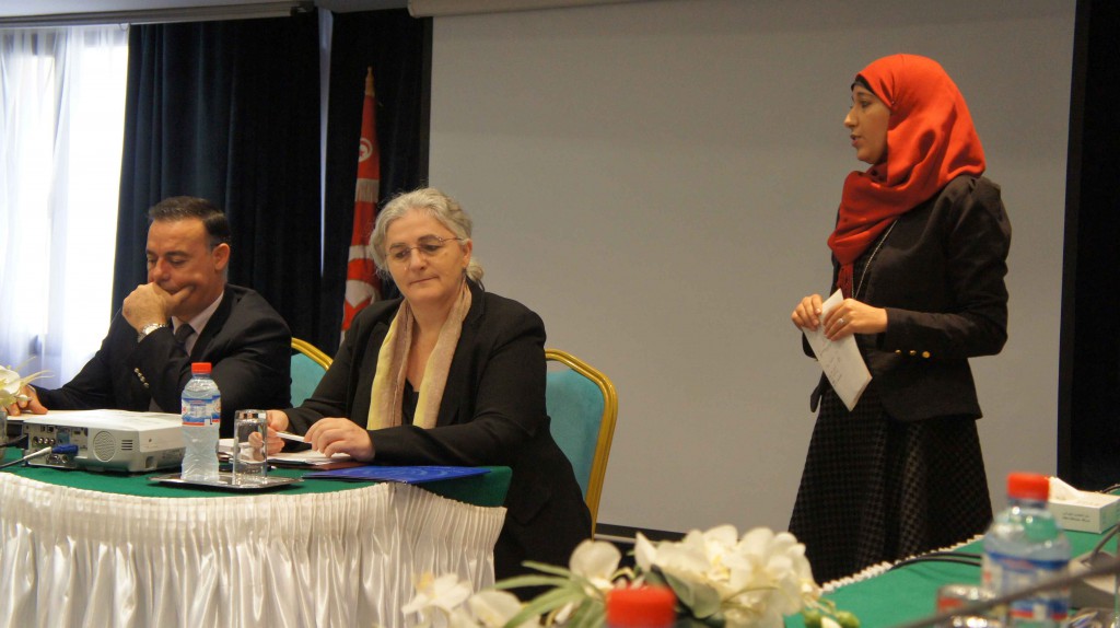 Tasnim Abderrahim (right) presented the lectures held by Dr. Moez Ben Messaoud and Lorena Lando