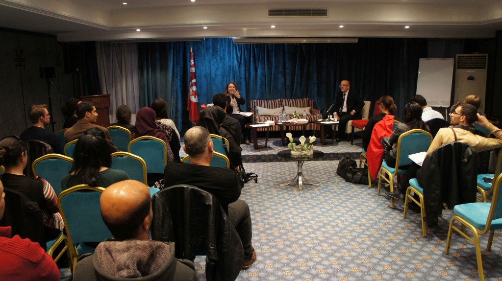 Salma Besbes presented the round table with Samir Dilou